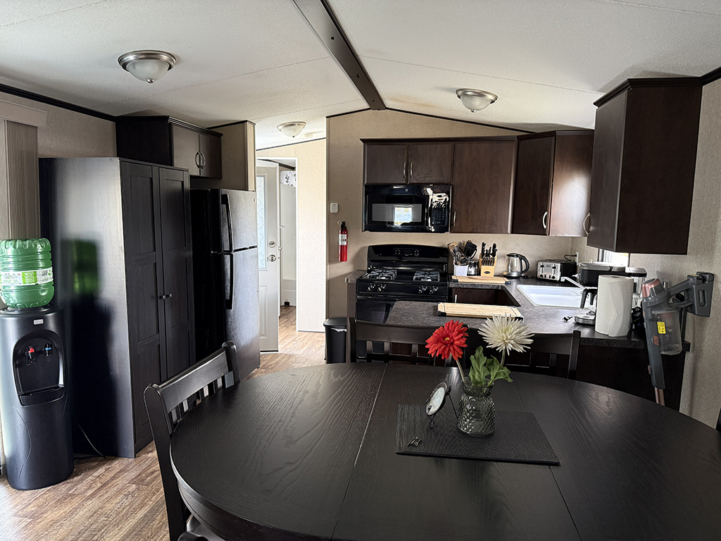 Bunkroom with twin beds